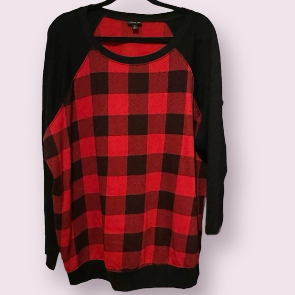 Torrid Classic Fit Cozy Fleece Crewneck Raglan Sweatshirt in Buffalo Plaid - Picture 6 of 8